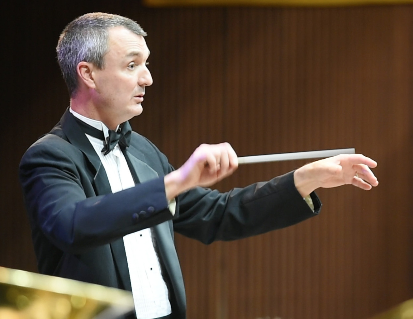 Photo: Rick Hauf conducting